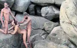 Acabei Vendo Esses Dois Na Maior Putaria Na Praia, E Acabei Nao Resis...