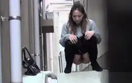 Asian babes piss in alley