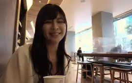 清楚系美女がねっとりフェラ、四つん這いでバイブ挿入され膣奥の快感に腰くねらせる...