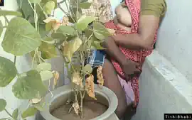 Desi Bhabi And Her Boyfriend Outdoor Sex In Shari