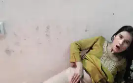 Chachi Ko Chodne Ke Chakkar Me Mera Land Tut Gya