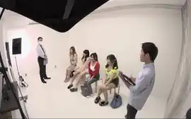 Fカップのアイドル美女の水着生着替えをコッソリ隠し撮り...