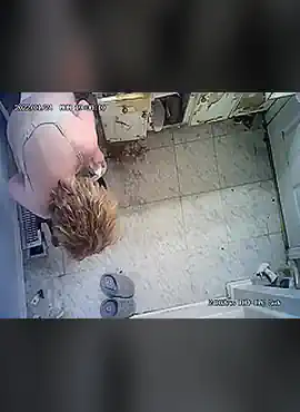 Milf in bathroom on a cam. Nice ass and hover techniques